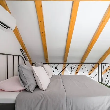 Soak In The Jacuzzi Under The Stars At A Quirky Abode * スプリト
