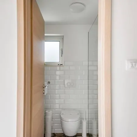 アパート Soak In The Jacuzzi Under The Stars At A Quirky Abode