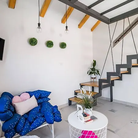 アパート Soak In The Jacuzzi Under The Stars At A Quirky Abode *